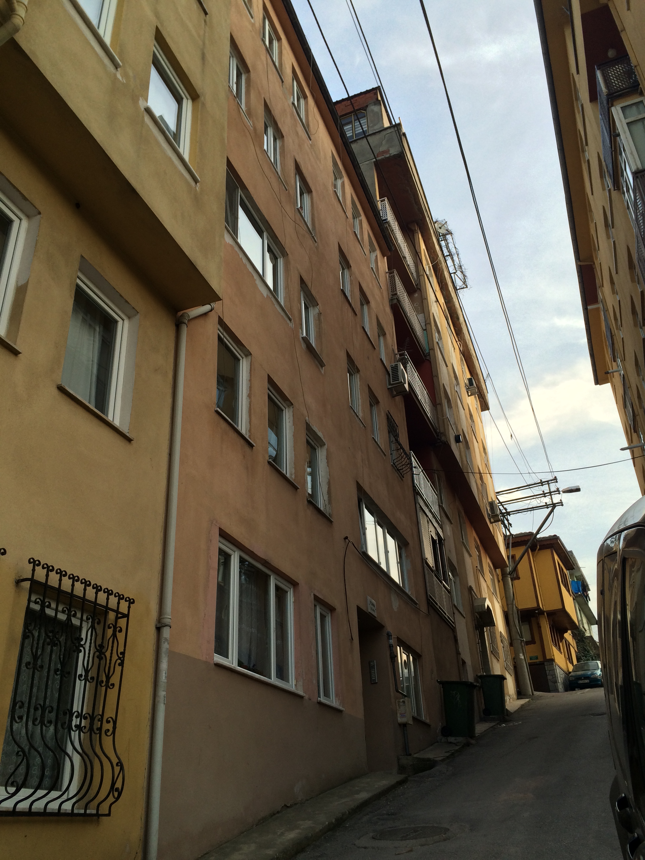 Kamacı Sk. 2 Apt. (1996)