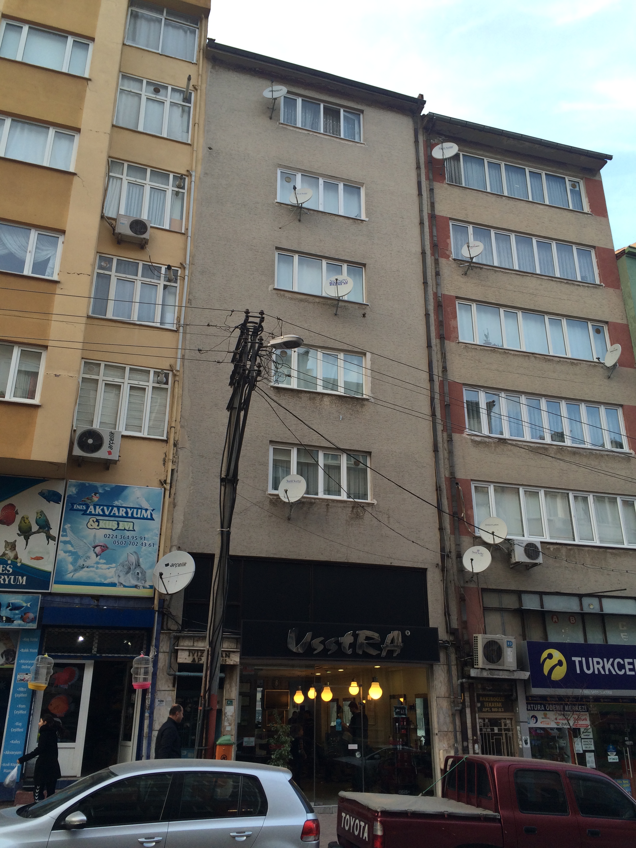 Kurtuluş Cad. 1 Apt. (1984)