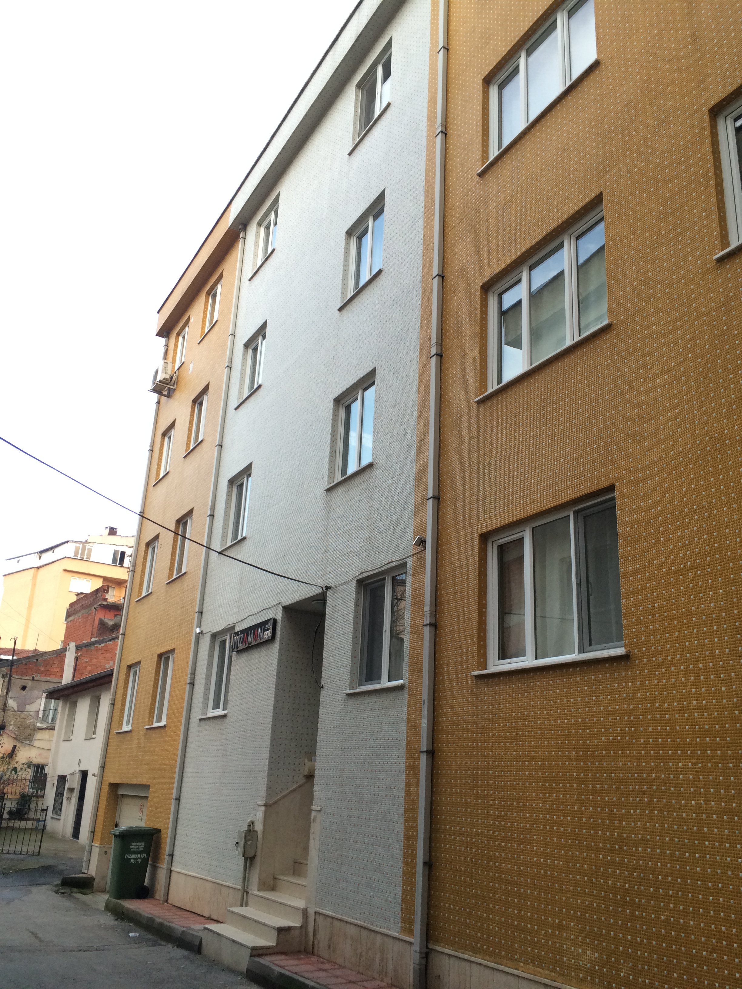 Fırın Çık. Apt. (1986)