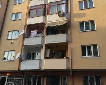 Selimzade Cd. Apt. (1988)<