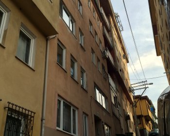 Kamacı Sk. 2 Apt. (1996)<