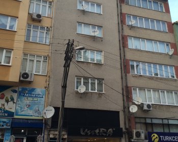 Kurtuluş Cad. 1 Apt. (1984)<