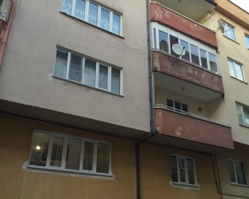 Barutluk Cd. 1 Apt. (1992)<